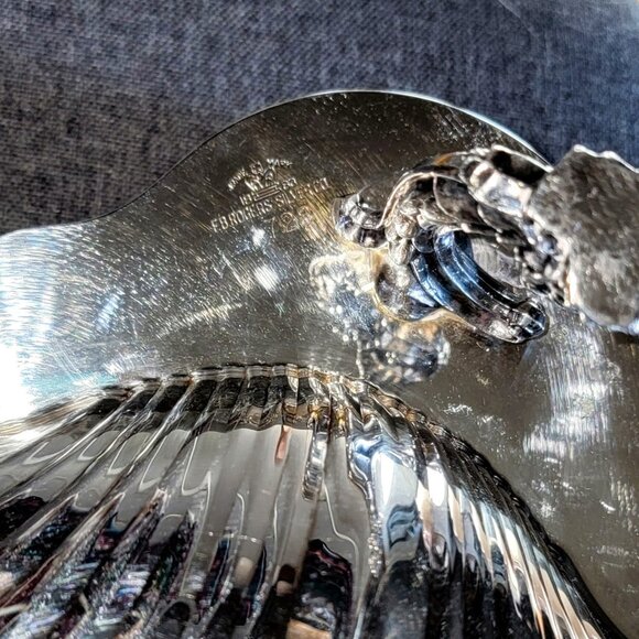 F. B. Rogers Silver Plated Shell Shaped Footed Bowl Shrimp Appetizer Server Vtg - Picture 6 of 6